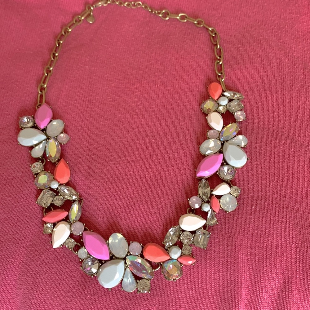 Gorgeous and classic J.Crew statement necklace.  Perfect anytime of year!
